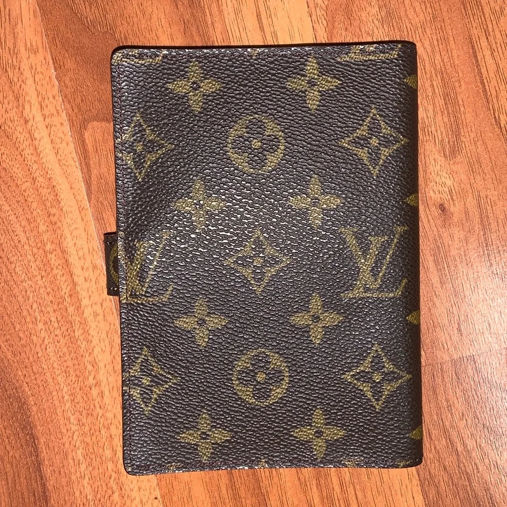 Authentic Louis Vuitton Small Ring Agenda Cover
